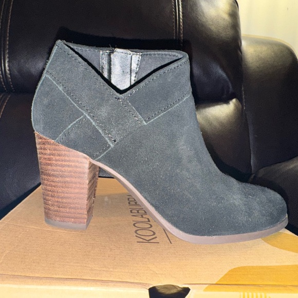 Koolaburra by UGG Women's Black Boots Size 7.5 - Picture 3 of 6